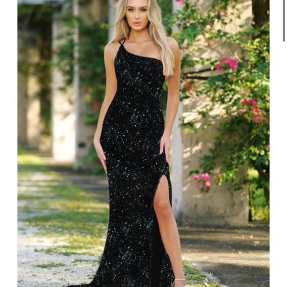 formal wedding guest dress Beaded Floral Long Fitted Evening Mac Duggal 69022 – The Athletic Fit Dress Shirts price-status:fullprice Neck Size:18.5